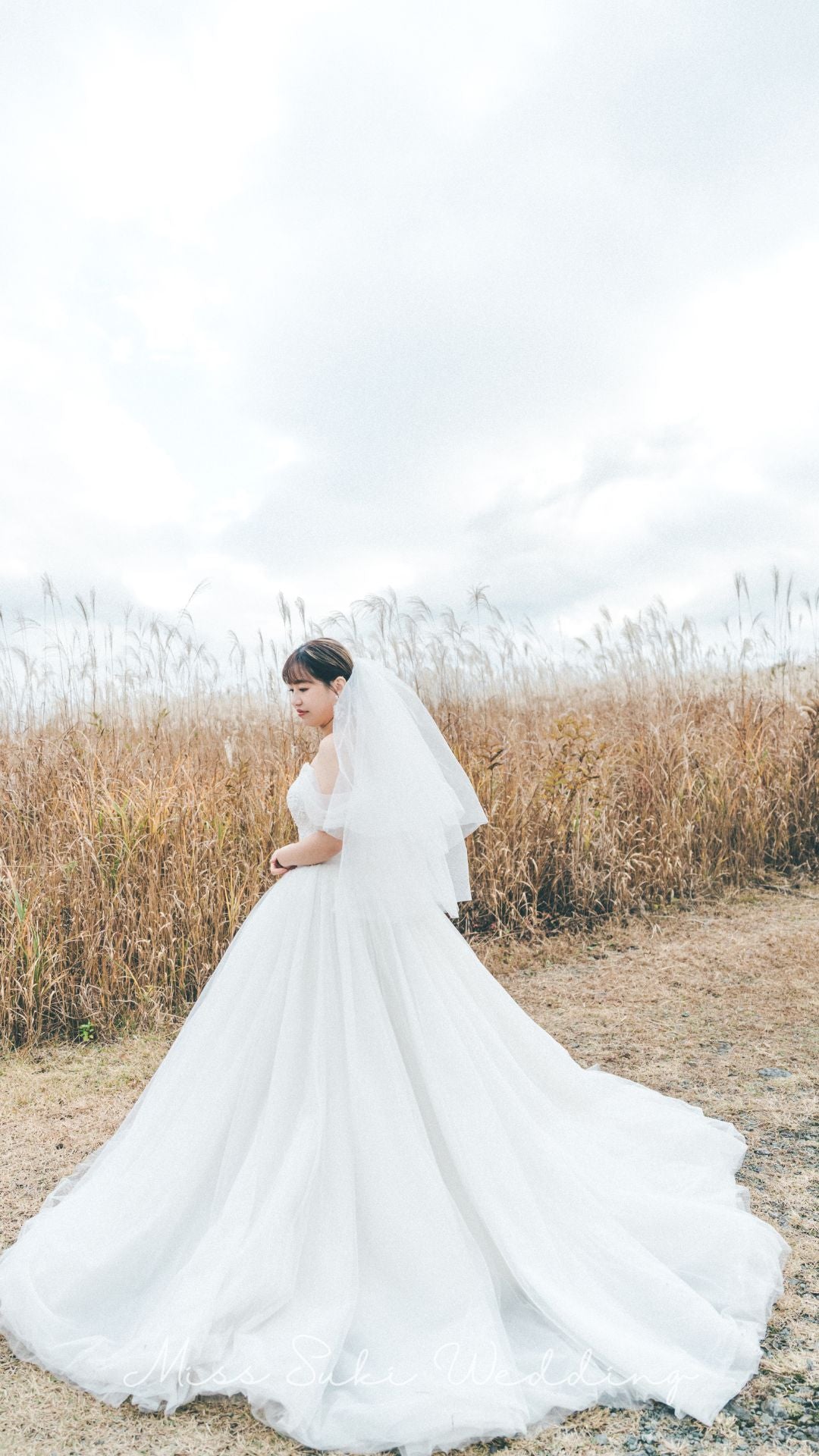 婚禮新娘婚紗，香港婚紗店，婚紗租借，香港婚紗租借，香港婚紗店推薦，新娘婚紗租借，新娘婚紗租借價錢，輕婚紗推薦，輕婚紗價錢，拖尾婚紗，魚尾婚紗，婚紗店推薦，觀塘婚紗店，婚紗禮服租借價錢，媽媽衫，奶奶衫，婚禮服裝，婚紗店推介，新娘晚裝價錢，A line晚裝，晚裝推薦，宴會晚裝推介，新娘婚紗，婚紗攝影，平腳婚紗，婚紗頭紗，婚紗店香港，婚紗租借推薦，婚紗租借推介，婚紗租借費用，婚紗租借推薦香港，組婚紗幾錢，組婚紗香港