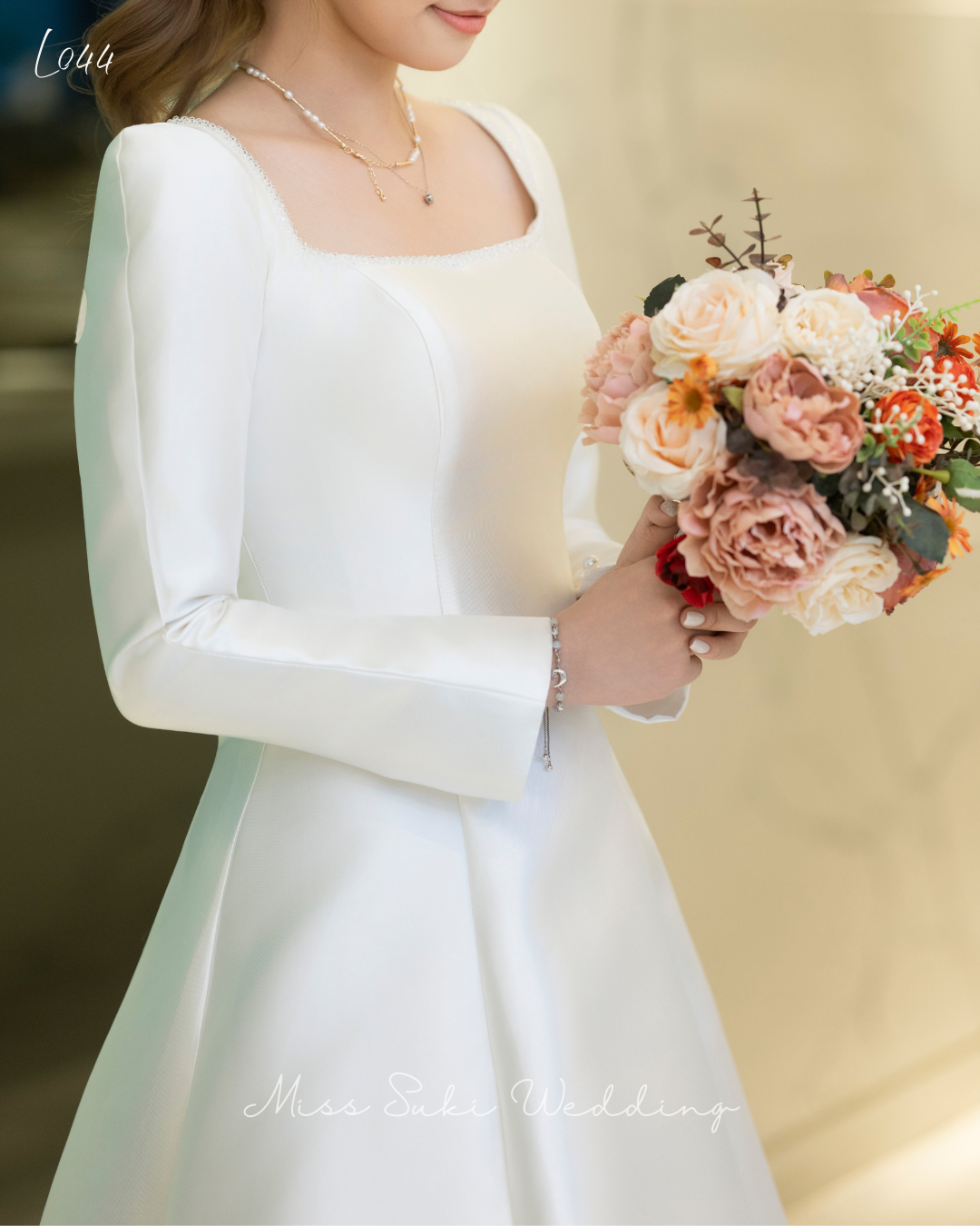 婚禮新娘婚紗，香港婚紗店，婚紗租借，香港婚紗租借，香港婚紗店推薦，新娘婚紗租借，新娘婚紗租借價錢，輕婚紗推薦，輕婚紗價錢，拖尾婚紗，魚尾婚紗，婚紗店推薦，觀塘婚紗店，婚紗禮服租借價錢，媽媽衫，奶奶衫，婚禮服裝，婚紗店推介，新娘晚裝價錢，A line晚裝，晚裝推薦，宴會晚裝推介，新娘婚紗，婚紗攝影，平腳婚紗，婚紗頭紗，婚紗店香港，婚紗租借推薦，婚紗租借推介，婚紗租借費用，婚紗租借推薦香港，組婚紗幾錢，組婚紗香港