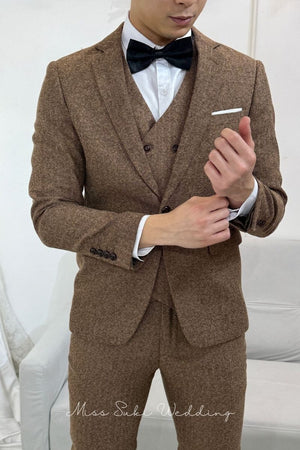 香港禮服，香港禮服店，香港禮服租借，香港西裝店，香港西裝男，香港西裝推薦，香港西裝外套，男西裝外套，男西裝全套，婚禮新郎西裝，新郎西裝推薦，新郎西裝租借，新郎西裝穿搭，新郎西裝穿搭，新郎西裝價格，新郎西裝幾套，結婚禮服男，男結婚禮服，結婚衣服，結婚衣著