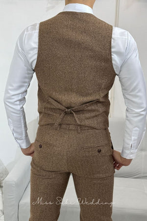 香港禮服，香港禮服店，香港禮服租借，香港西裝店，香港西裝男，香港西裝推薦，香港西裝外套，男西裝外套，男西裝全套，婚禮新郎西裝，新郎西裝推薦，新郎西裝租借，新郎西裝穿搭，新郎西裝穿搭，新郎西裝價格，新郎西裝幾套，結婚禮服男，男結婚禮服，結婚衣服，結婚衣著