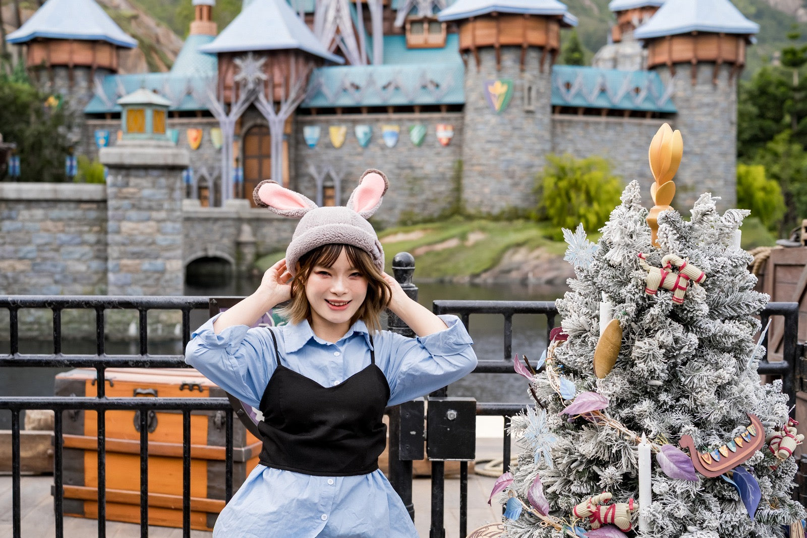 Hong Kong Disneyland Couple Photography Family Photos | Hong Kong Disneyland Photo Shooting