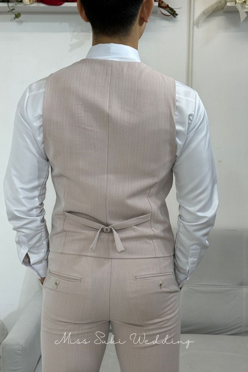 香港禮服，香港禮服店，香港禮服租借，香港西裝店，香港西裝男，香港西裝推薦，香港西裝外套，男西裝外套，男西裝全套，婚禮新郎西裝，新郎西裝推薦，新郎西裝租借，新郎西裝穿搭，新郎西裝穿搭，新郎西裝價格，新郎西裝幾套，結婚禮服男，男結婚禮服，結婚衣服，結婚衣著