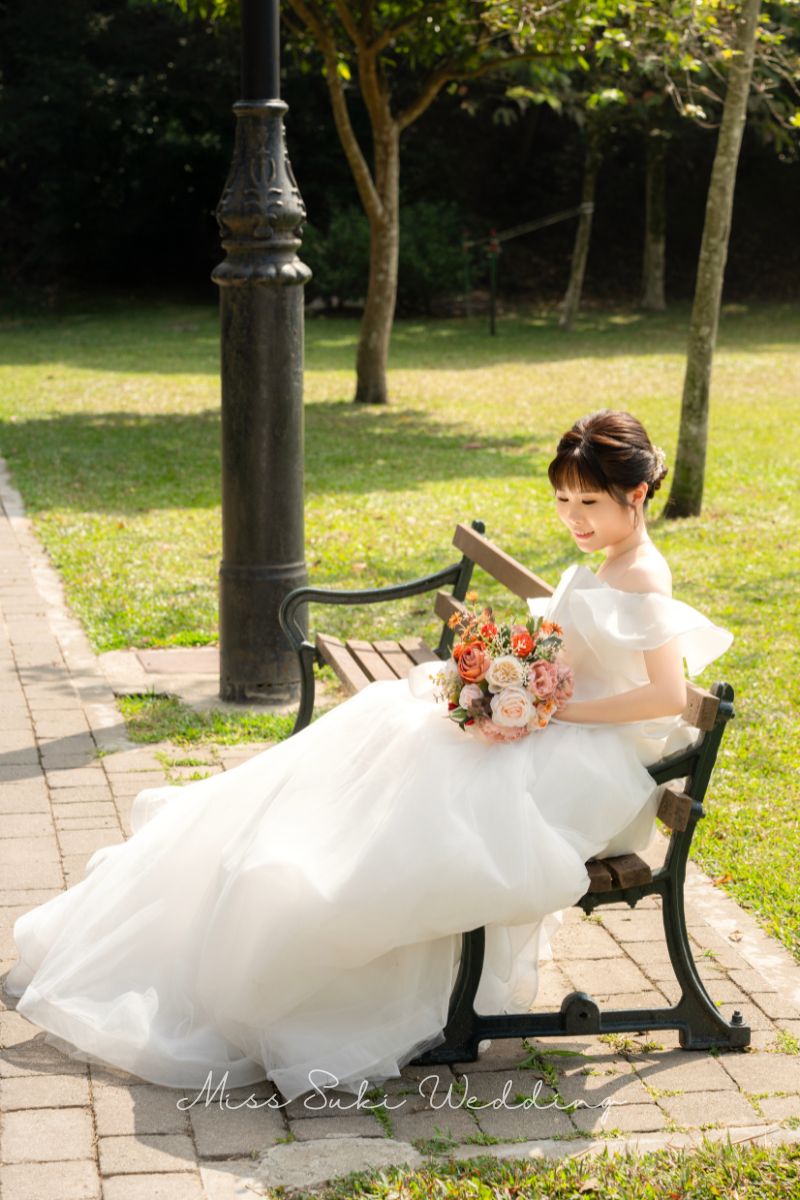 婚禮新娘婚紗，香港婚紗店，婚紗租借，香港婚紗租借，香港婚紗店推薦，新娘婚紗租借，新娘婚紗租借價錢，輕婚紗推薦，輕婚紗價錢，拖尾婚紗，魚尾婚紗，婚紗店推薦，觀塘婚紗店，婚紗禮服租借價錢，媽媽衫，奶奶衫，婚禮服裝，婚紗店推介，新娘晚裝價錢，A line晚裝，晚裝推薦，宴會晚裝推介，新娘婚紗，婚紗攝影，平腳婚紗，婚紗頭紗，婚紗店香港，婚紗租借推薦，婚紗租借推介，婚紗租借費用，婚紗租借推薦香港，組婚紗幾錢，組婚紗香港