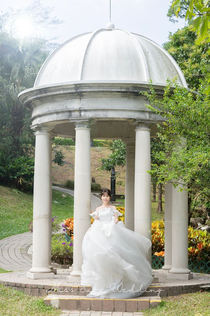 婚禮新娘婚紗，香港婚紗店，婚紗租借，香港婚紗租借，香港婚紗店推薦，新娘婚紗租借，新娘婚紗租借價錢，輕婚紗推薦，輕婚紗價錢，拖尾婚紗，魚尾婚紗，婚紗店推薦，觀塘婚紗店，婚紗禮服租借價錢，媽媽衫，奶奶衫，婚禮服裝，婚紗店推介，新娘晚裝價錢，A line晚裝，晚裝推薦，宴會晚裝推介，新娘婚紗，婚紗攝影，平腳婚紗，婚紗頭紗，婚紗店香港，婚紗租借推薦，婚紗租借推介，婚紗租借費用，婚紗租借推薦香港，組婚紗幾錢，組婚紗香港