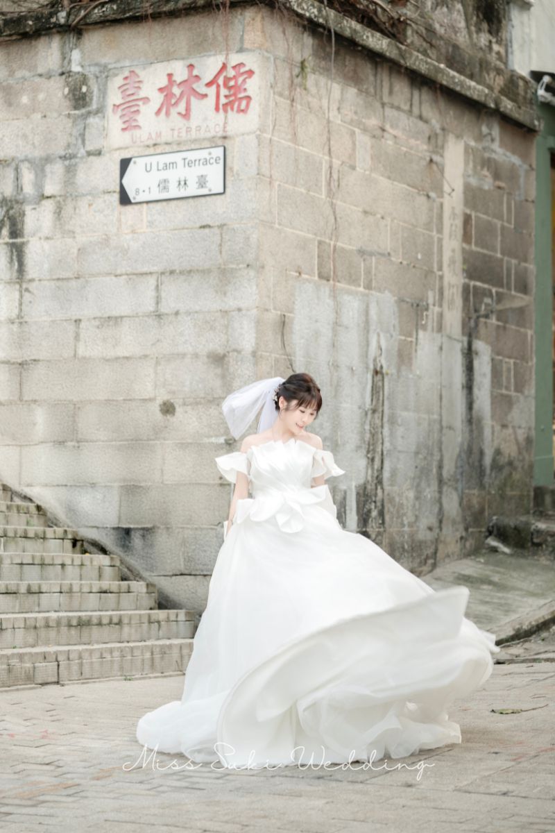 婚禮新娘婚紗，香港婚紗店，婚紗租借，香港婚紗租借，香港婚紗店推薦，新娘婚紗租借，新娘婚紗租借價錢，輕婚紗推薦，輕婚紗價錢，拖尾婚紗，魚尾婚紗，婚紗店推薦，觀塘婚紗店，婚紗禮服租借價錢，媽媽衫，奶奶衫，婚禮服裝，婚紗店推介，新娘晚裝價錢，A line晚裝，晚裝推薦，宴會晚裝推介，新娘婚紗，婚紗攝影，平腳婚紗，婚紗頭紗，婚紗店香港，婚紗租借推薦，婚紗租借推介，婚紗租借費用，婚紗租借推薦香港，組婚紗幾錢，組婚紗香港