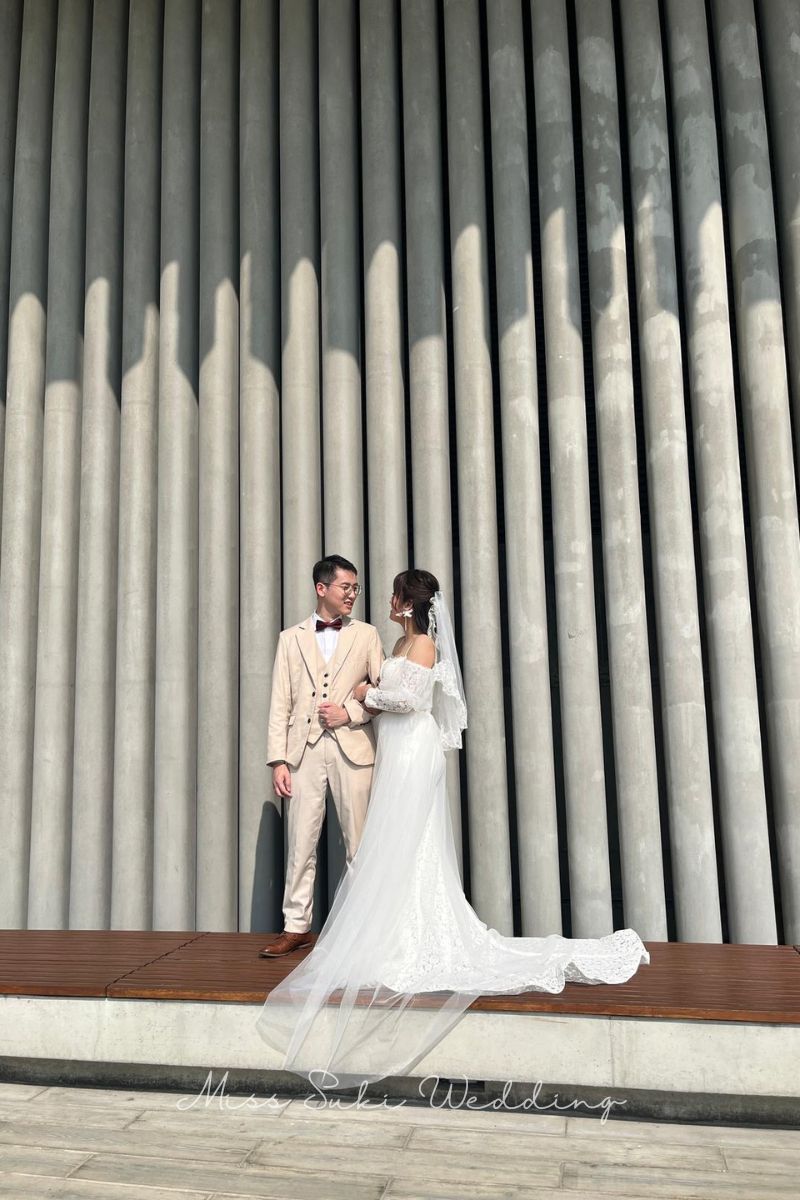 婚禮新娘婚紗，香港婚紗店，婚紗租借，香港婚紗租借，香港婚紗店推薦，新娘婚紗租借，新娘婚紗租借價錢，輕婚紗推薦，輕婚紗價錢，拖尾婚紗，魚尾婚紗，婚紗店推薦，觀塘婚紗店，婚紗禮服租借價錢，媽媽衫，奶奶衫，婚禮服裝，婚紗店推介，新娘晚裝價錢，A line晚裝，晚裝推薦，宴會晚裝推介，新娘婚紗，婚紗攝影，平腳婚紗，婚紗頭紗，婚紗店香港，婚紗租借推薦，婚紗租借推介，婚紗租借費用，婚紗租借推薦香港，組婚紗幾錢，組婚紗香港