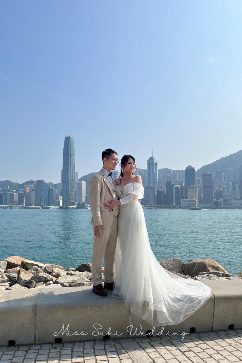 婚禮新娘婚紗，香港婚紗店，婚紗租借，香港婚紗租借，香港婚紗店推薦，新娘婚紗租借，新娘婚紗租借價錢，輕婚紗推薦，輕婚紗價錢，拖尾婚紗，魚尾婚紗，婚紗店推薦，觀塘婚紗店，婚紗禮服租借價錢，媽媽衫，奶奶衫，婚禮服裝，婚紗店推介，新娘晚裝價錢，A line晚裝，晚裝推薦，宴會晚裝推介，新娘婚紗，婚紗攝影，平腳婚紗，婚紗頭紗，婚紗店香港，婚紗租借推薦，婚紗租借推介，婚紗租借費用，婚紗租借推薦香港，組婚紗幾錢，組婚紗香港