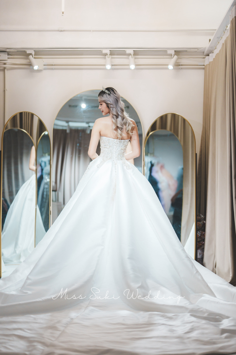 婚禮新娘婚紗，香港婚紗店，婚紗租借，香港婚紗租借，香港婚紗店推薦，新娘婚紗租借，新娘婚紗租借價錢，輕婚紗推薦，輕婚紗價錢，拖尾婚紗，魚尾婚紗，婚紗店推薦，觀塘婚紗店，婚紗禮服租借價錢，媽媽衫，奶奶衫，婚禮服裝，婚紗店推介，新娘晚裝價錢，A line晚裝，晚裝推薦，宴會晚裝推介，新娘婚紗，婚紗攝影，平腳婚紗，婚紗頭紗，婚紗店香港，婚紗租借推薦，婚紗租借推介，婚紗租借費用，婚紗租借推薦香港，組婚紗幾錢，組婚紗香港