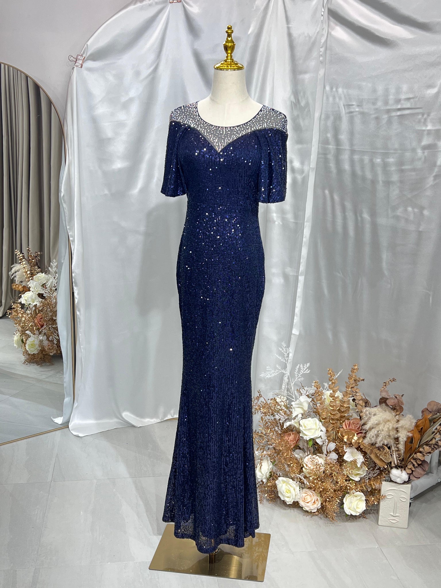 媽媽衫，奶奶衫，媽媽衫租借，媽媽衫價錢，奶奶衫，媽媽衫推薦，奶奶衫推薦，奶奶衫租借，奶奶衫價錢，晚裝租借，晚裝租借價錢，Annual dinner裙，晚宴裙價錢，宴會晚裝裙，宴會晚裝裙租借價錢，觀塘婚紗店，觀塘媽媽衫