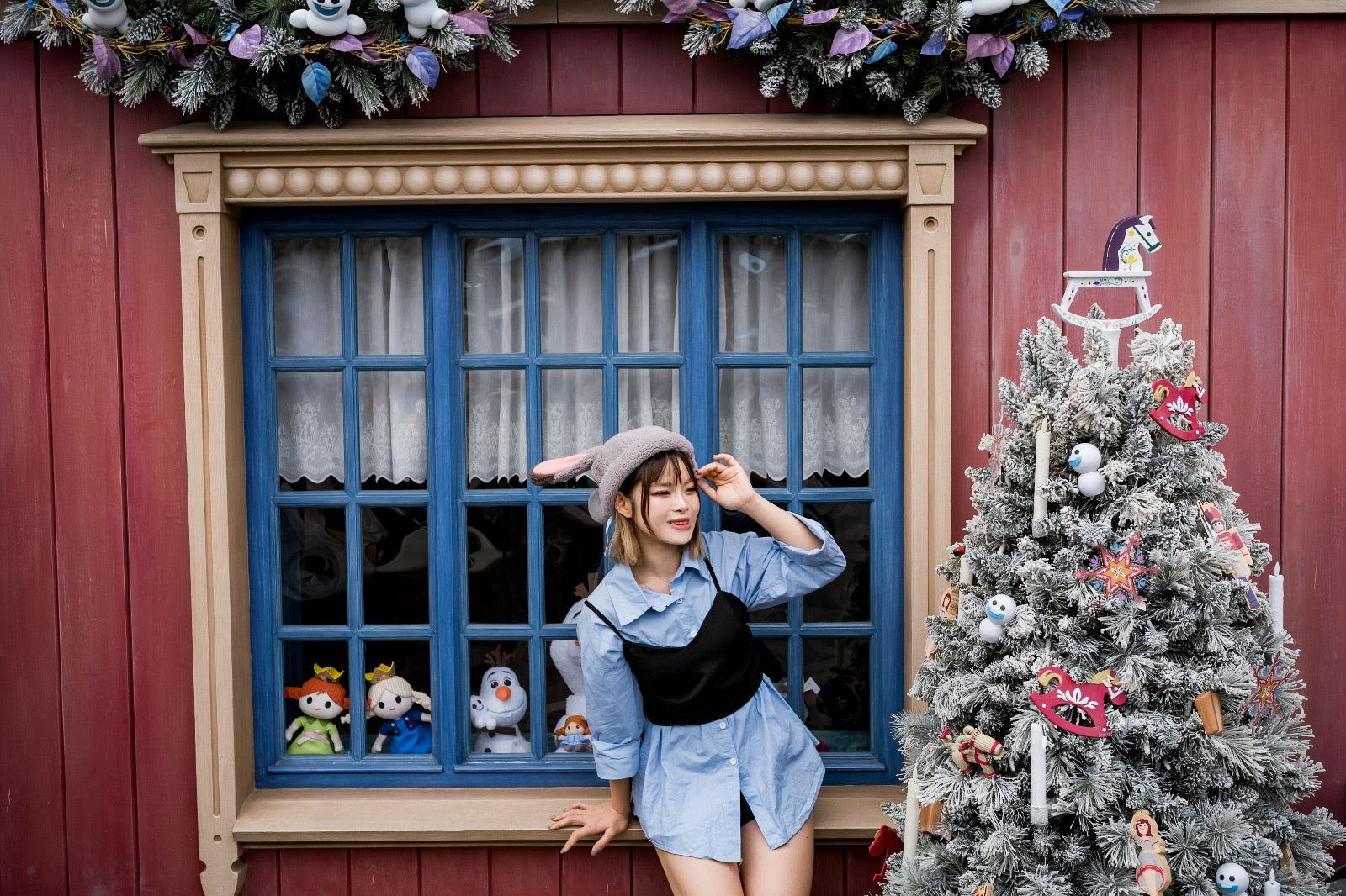 Hong Kong Disneyland Couple Photography Family Photos | Hong Kong Disneyland Photo Shooting