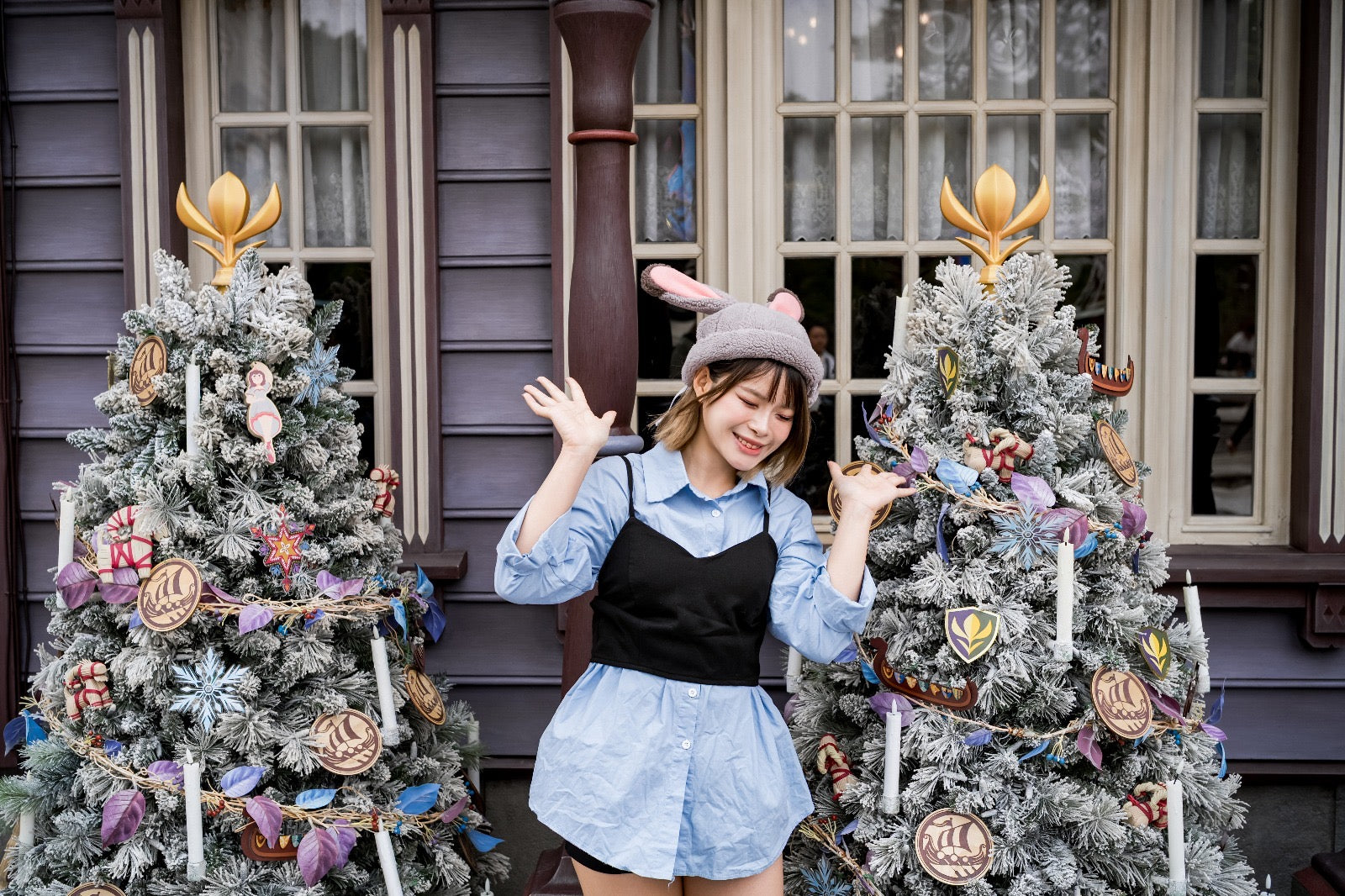 Hong Kong Disneyland Couple Photography Family Photos | Hong Kong Disneyland Photo Shooting