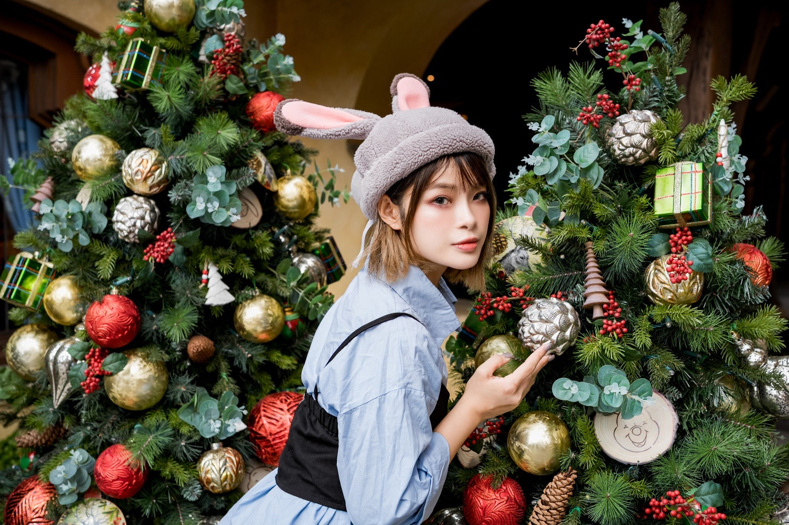 Hong Kong Disneyland Couple Photography Family Photos | Hong Kong Disneyland Photo Shooting