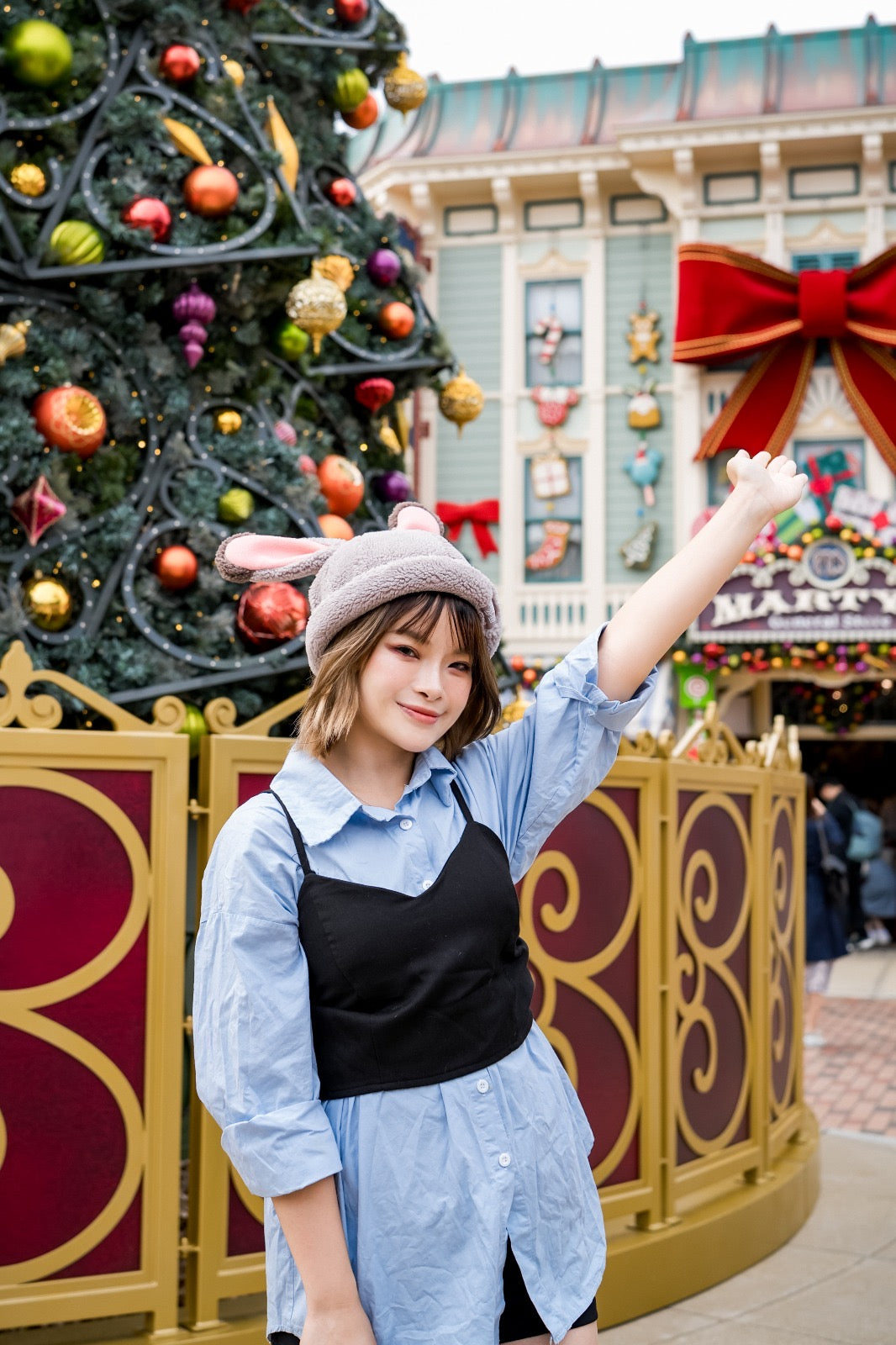 Hong Kong Disneyland Couple Photography Family Photos | Hong Kong Disneyland Photo Shooting