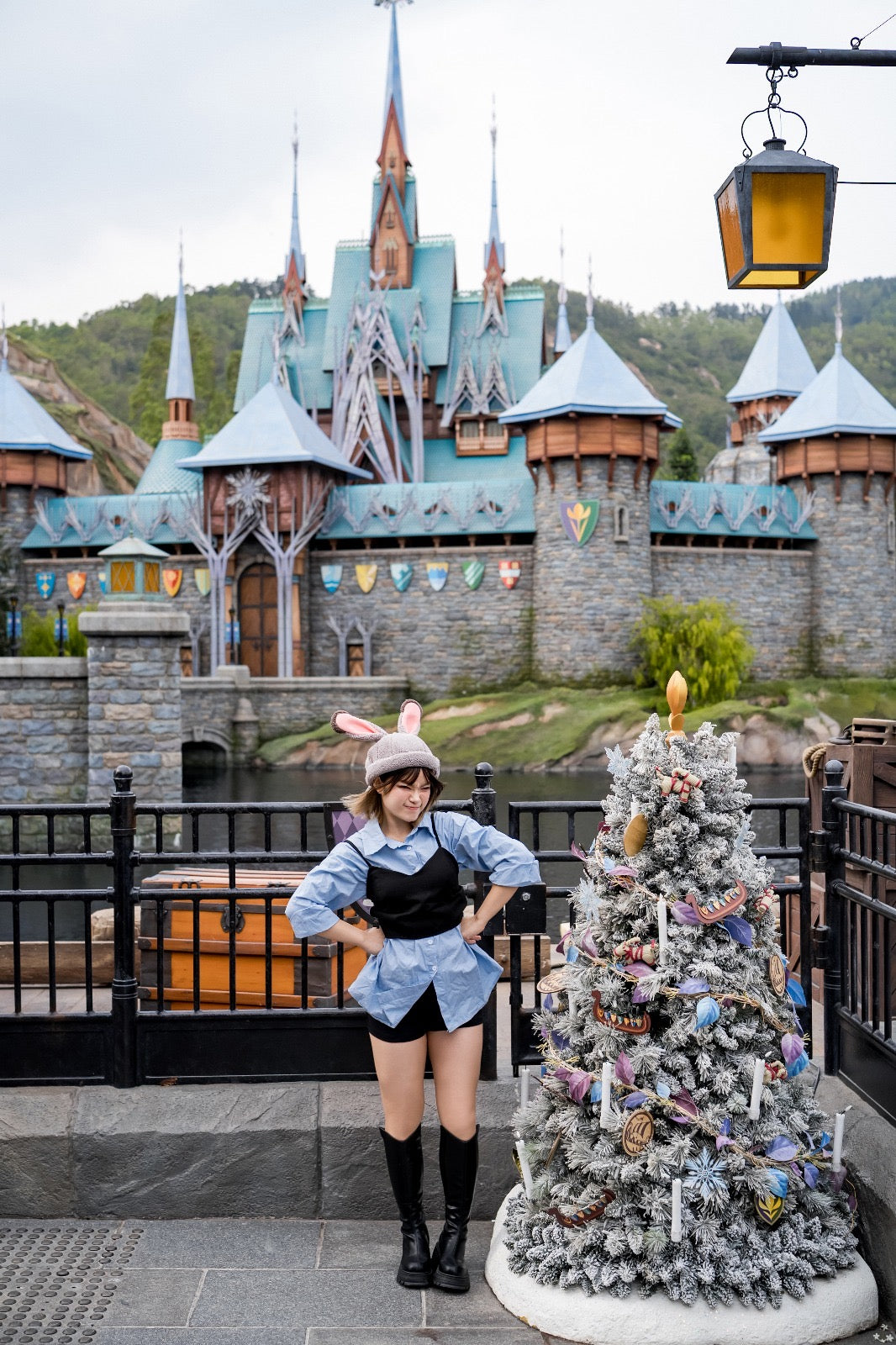 Hong Kong Disneyland Couple Photography Family Photos | Hong Kong Disneyland Photo Shooting
