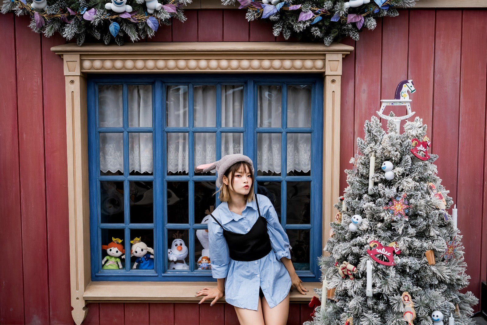 Hong Kong Disneyland Couple Photography Family Photos | Hong Kong Disneyland Photo Shooting