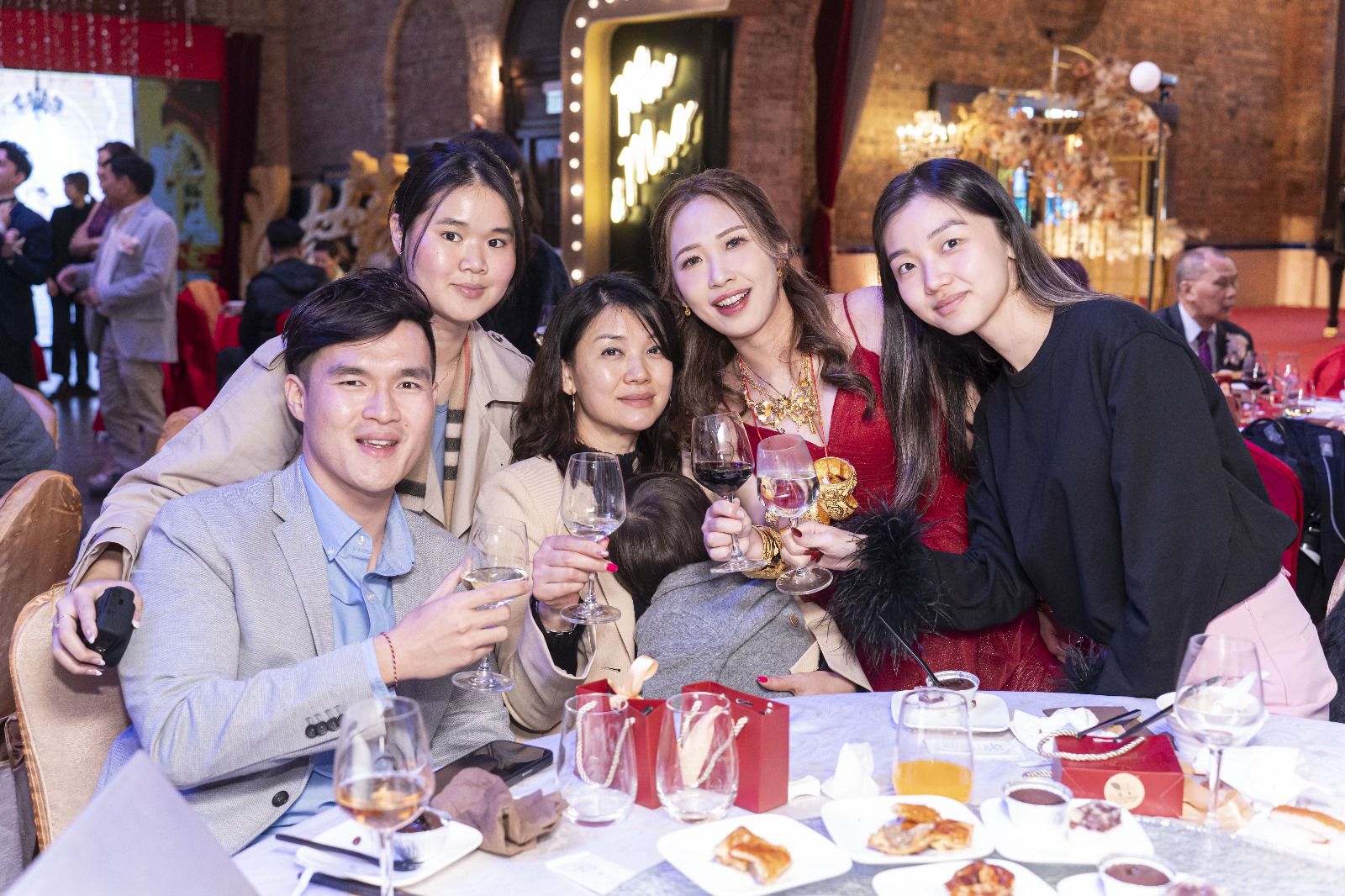 婚禮攝影錄影，Big day攝影錄影，婚禮攝影推介，婚禮攝影套餐，婚禮攝影錄影套餐，婚禮攝影錄影價錢，婚攝推介，婚攝價錢，婚禮攝影師，1P1V套餐，2P1V套餐，2P2V套餐，1P1V價錢，2P1V價錢，2P2V價錢，婚禮攝影錄影推薦，婚禮攝影錄影推介，1P1V推介，早拍晚播，成長片段，婚禮外影，Big day外影，姐妹團攝影，兄弟團攝影