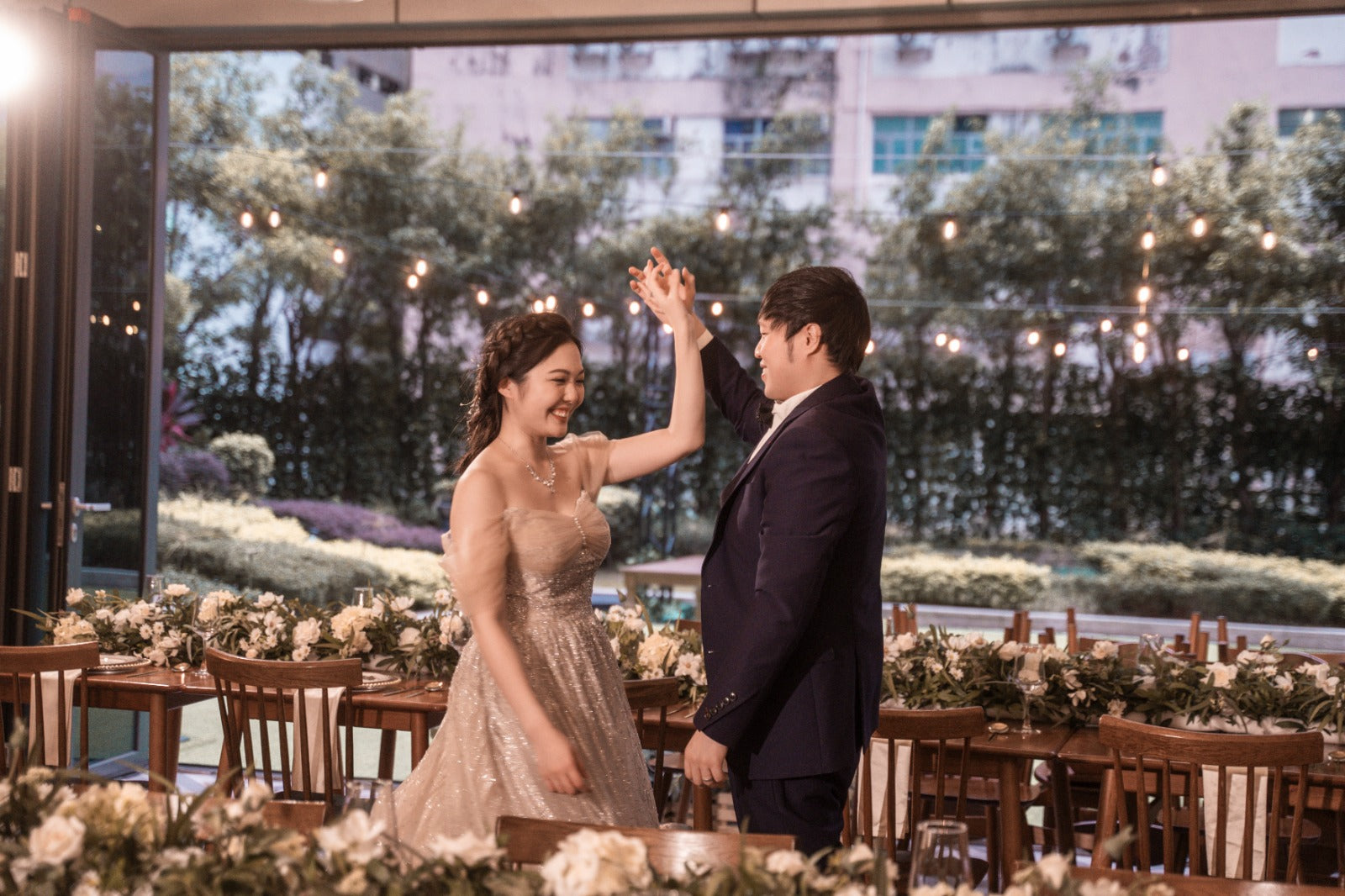 觀塘室內輕婚禮，香港室內輕婚禮，香港室內輕婚禮場地，室內婚攝，香港輕婚禮場地，輕婚禮場地，輕婚禮香港，香港室內婚紗照，香港室內婚紗攝影，香港輕婚紗，香港婚紗，香港輕婚禮，香港輕婚禮籌備，香港輕婚禮場地推薦，香港室內輕婚禮推薦，香港小型證婚場地,香港小型證婚場地推薦，香港輕婚禮證婚套餐，香港輕婚禮證婚套餐價錢，香港輕婚禮證婚套餐推薦，香港室內輕婚禮證婚場地，香港室內輕婚禮證婚場地推薦，香港室內婚禮場地，婚禮場地，婚禮場地推薦