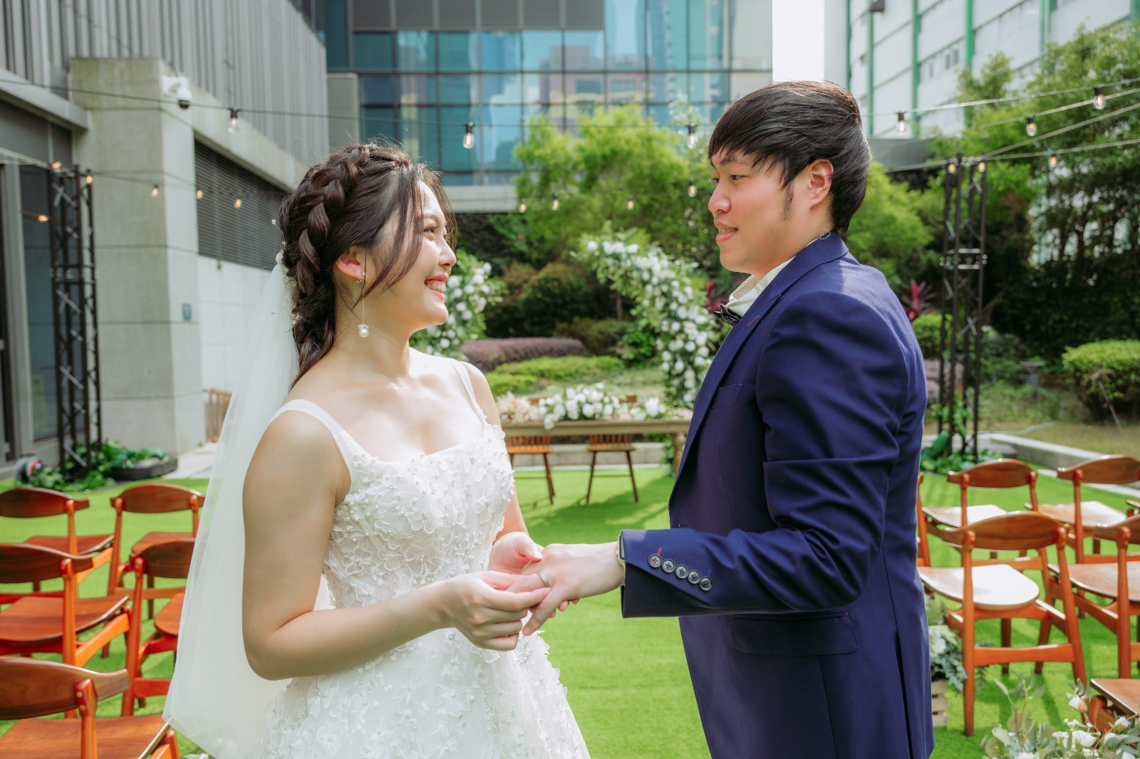 觀塘室內輕婚禮，香港室內輕婚禮，香港室內輕婚禮場地，室內婚攝，香港輕婚禮場地，輕婚禮場地，輕婚禮香港，香港室內婚紗照，香港室內婚紗攝影，香港輕婚紗，香港婚紗，香港輕婚禮，香港輕婚禮籌備，香港輕婚禮場地推薦，香港室內輕婚禮推薦，香港小型證婚場地,香港小型證婚場地推薦，香港輕婚禮證婚套餐，香港輕婚禮證婚套餐價錢，香港輕婚禮證婚套餐推薦，香港室內輕婚禮證婚場地，香港室內輕婚禮證婚場地推薦，香港室內婚禮場地，婚禮場地，婚禮場地推薦