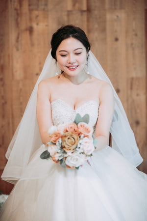 婚禮新娘婚紗，香港婚紗店，婚紗租借，香港婚紗租借，香港婚紗店推薦，新娘婚紗租借，新娘婚紗租借價錢，輕婚紗推薦，輕婚紗價錢，拖尾婚紗，魚尾婚紗，婚紗店推薦，觀塘婚紗店，婚紗禮服租借價錢，媽媽衫，奶奶衫，婚禮服裝，婚紗店推介，新娘晚裝價錢，A line晚裝，晚裝推薦，宴會晚裝推介，新娘婚紗，婚紗攝影，平腳婚紗，婚紗頭紗，婚紗店香港，婚紗租借推薦，婚紗租借推介，婚紗租借費用，婚紗租借推薦香港，組婚紗幾錢，組婚紗香港