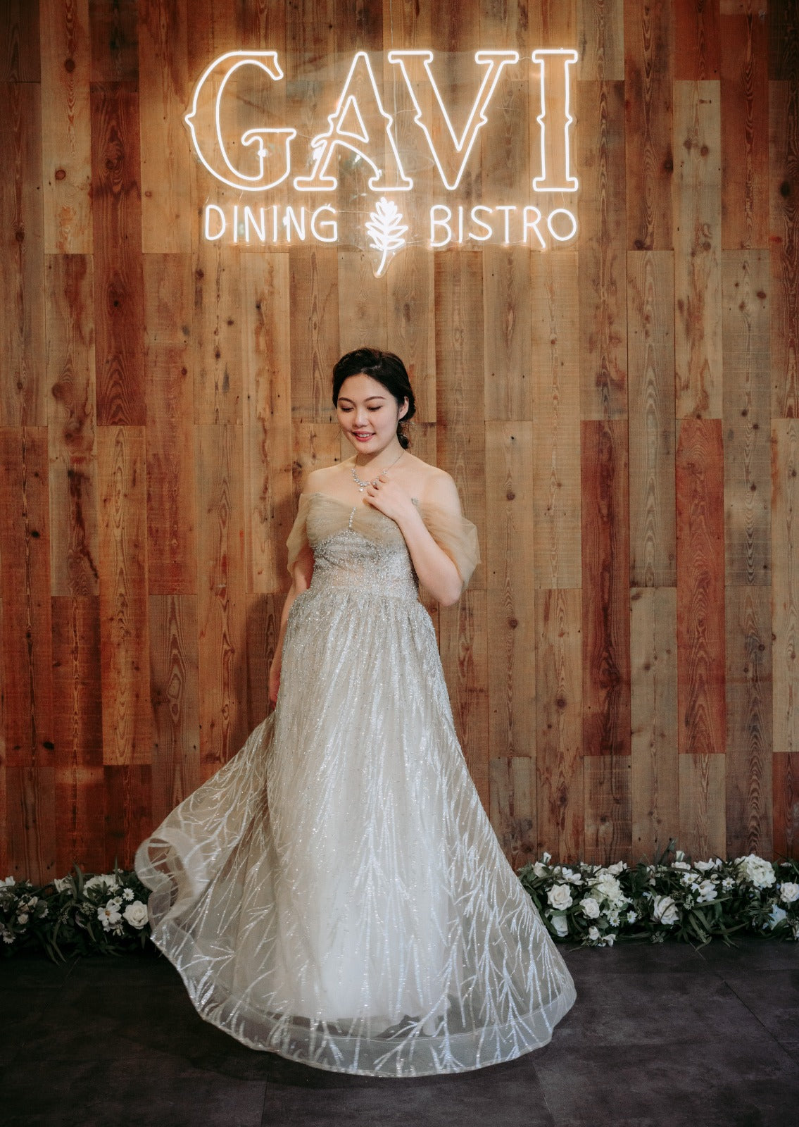 婚禮新娘婚紗，香港婚紗店，婚紗租借，香港婚紗租借，香港婚紗店推薦，新娘婚紗租借，新娘婚紗租借價錢，輕婚紗推薦，輕婚紗價錢，拖尾婚紗，魚尾婚紗，婚紗店推薦，觀塘婚紗店，婚紗禮服租借價錢，媽媽衫，奶奶衫，婚禮服裝，婚紗店推介，新娘晚裝價錢，A line晚裝，晚裝推薦，宴會晚裝推介，新娘婚紗，婚紗攝影，平腳婚紗，婚紗頭紗，婚紗店香港，婚紗租借推薦，婚紗租借推介，婚紗租借費用，婚紗租借推薦香港，組婚紗幾錢，組婚紗香港