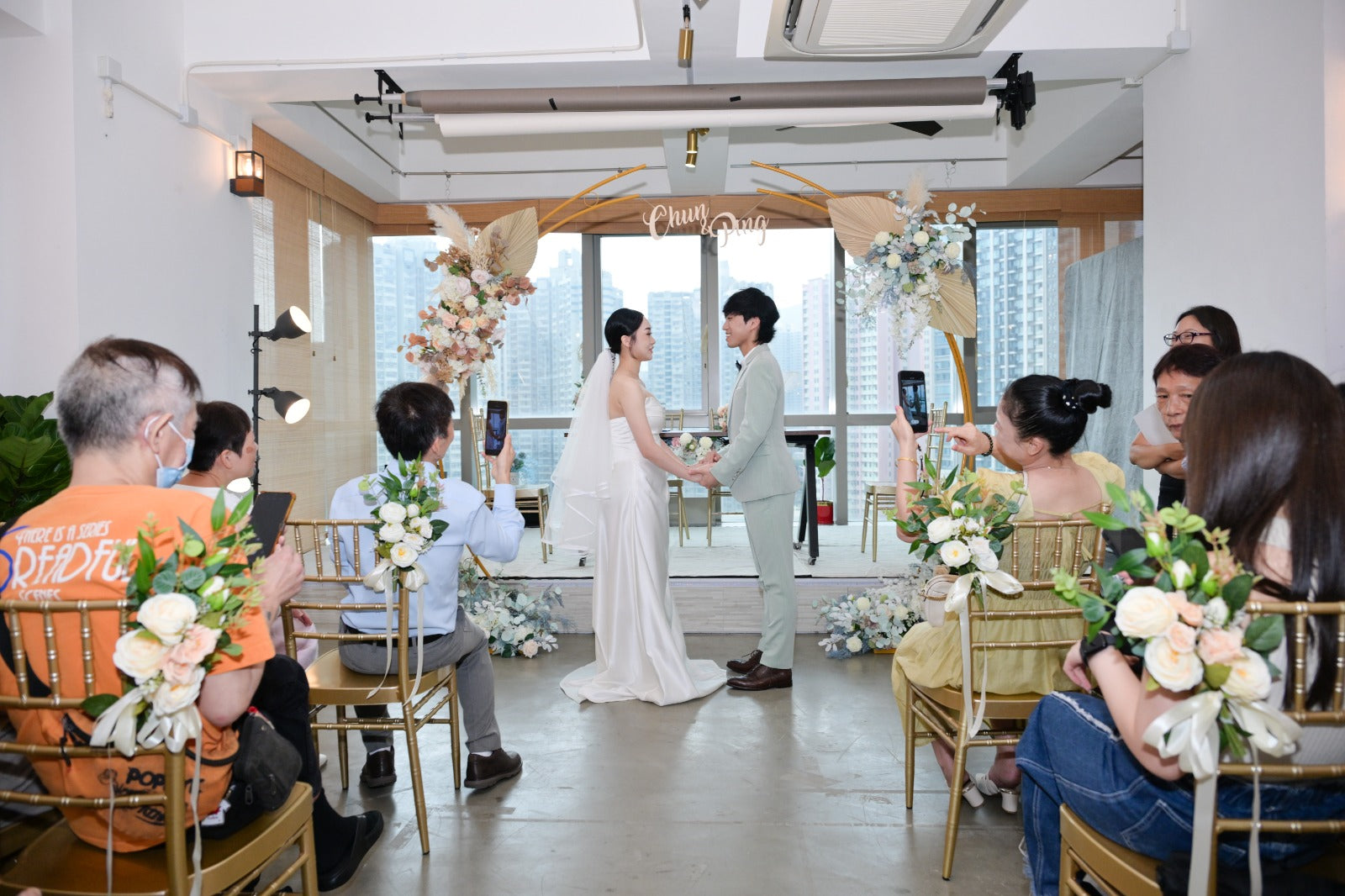 證婚場地，輕婚禮場地，輕婚禮證婚場地，註冊證婚場地，輕婚禮場地價錢，輕婚禮場地推薦，證婚場地價錢，證婚場地推介，證婚律師，證婚場地套餐，證婚場地一條龍套餐，九龍區證婚場地香港證婚場地, 香港證婚場地2024, 證婚場地, 證婚場地介紹, 香港結婚場地, 證婚場地2024, 香港一站式婚禮2024, 輕婚禮, 小型證婚, 香港證婚加Cocktail party, 香港婚宴場地推薦2024，香港證婚場地推薦2024，香港證婚，香港證婚2024，香港草地證婚場地，香港草地證婚，香港草地證婚推薦，香港草地證婚2024，香港遊艇證婚，香港遊艇證婚2024，香港遊艇證婚推薦，香港遊艇推薦2024，香港室內小型證婚，香港室內證婚，香港室內證婚場地2024