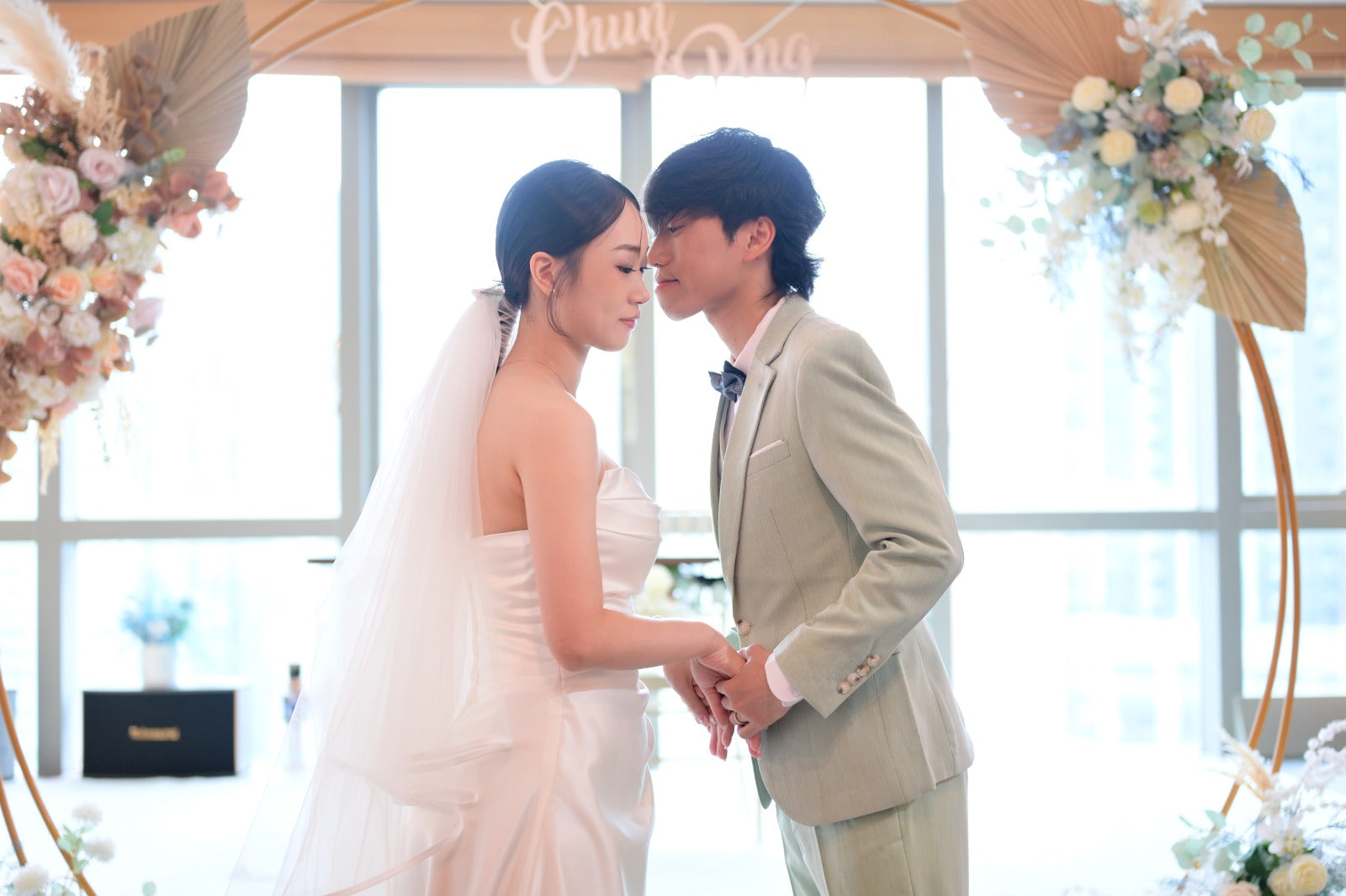 證婚場地，輕婚禮場地，輕婚禮證婚場地，註冊證婚場地，輕婚禮場地價錢，輕婚禮場地推薦，證婚場地價錢，證婚場地推介，證婚律師，證婚場地套餐，證婚場地一條龍套餐，九龍區證婚場地香港證婚場地, 香港證婚場地2024, 證婚場地, 證婚場地介紹, 香港結婚場地, 證婚場地2024, 香港一站式婚禮2024, 輕婚禮, 小型證婚, 香港證婚加Cocktail party, 香港婚宴場地推薦2024，香港證婚場地推薦2024，香港證婚，香港證婚2024，香港草地證婚場地，香港草地證婚，香港草地證婚推薦，香港草地證婚2024，香港遊艇證婚，香港遊艇證婚2024，香港遊艇證婚推薦，香港遊艇推薦2024，香港室內小型證婚，香港室內證婚，香港室內證婚場地2024