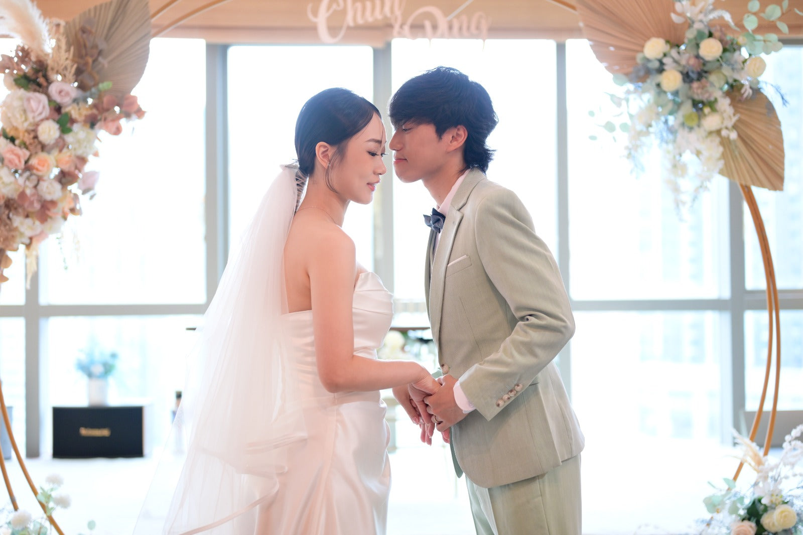 證婚場地，輕婚禮場地，輕婚禮證婚場地，註冊證婚場地，輕婚禮場地價錢，輕婚禮場地推薦，證婚場地價錢，證婚場地推介，證婚律師，證婚場地套餐，證婚場地一條龍套餐，九龍區證婚場地香港證婚場地, 香港證婚場地2024, 證婚場地, 證婚場地介紹, 香港結婚場地, 證婚場地2024, 香港一站式婚禮2024, 輕婚禮, 小型證婚, 香港證婚加Cocktail party, 香港婚宴場地推薦2024，香港證婚場地推薦2024，香港證婚，香港證婚2024，香港草地證婚場地，香港草地證婚，香港草地證婚推薦，香港草地證婚2024，香港遊艇證婚，香港遊艇證婚2024，香港遊艇證婚推薦，香港遊艇推薦2024，香港室內小型證婚，香港室內證婚，香港室內證婚場地2024