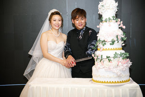 婚禮新娘婚紗，香港婚紗店，婚紗租借，香港婚紗租借，香港婚紗店推薦，新娘婚紗租借，新娘婚紗租借價錢，輕婚紗推薦，輕婚紗價錢，拖尾婚紗，魚尾婚紗，婚紗店推薦，觀塘婚紗店，婚紗禮服租借價錢，媽媽衫，奶奶衫，婚禮服裝，婚紗店推介，新娘晚裝價錢，A line晚裝，晚裝推薦，宴會晚裝推介，新娘婚紗，婚紗攝影，平腳婚紗，婚紗頭紗，婚紗店香港，婚紗租借推薦，婚紗租借推介，婚紗租借費用，婚紗租借推薦香港，組婚紗幾錢，組婚紗香港