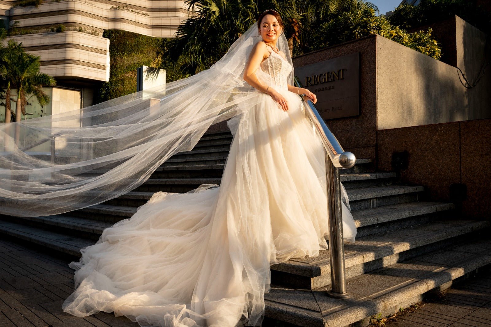 婚禮新娘婚紗，香港婚紗店，婚紗租借，香港婚紗租借，香港婚紗店推薦，新娘婚紗租借，新娘婚紗租借價錢，輕婚紗推薦，輕婚紗價錢，拖尾婚紗，魚尾婚紗，婚紗店推薦，觀塘婚紗店，婚紗禮服租借價錢，媽媽衫，奶奶衫，婚禮服裝，婚紗店推介，新娘晚裝價錢，A line晚裝，晚裝推薦，宴會晚裝推介，新娘婚紗，婚紗攝影，平腳婚紗，婚紗頭紗，婚紗店香港，婚紗租借推薦，婚紗租借推介，婚紗租借費用，婚紗租借推薦香港，組婚紗幾錢，組婚紗香港