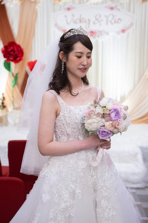 婚禮新娘婚紗，香港婚紗店，婚紗租借，香港婚紗租借，香港婚紗店推薦，新娘婚紗租借，新娘婚紗租借價錢，輕婚紗推薦，輕婚紗價錢，拖尾婚紗，魚尾婚紗，婚紗店推薦，觀塘婚紗店，婚紗禮服租借價錢，媽媽衫，奶奶衫，婚禮服裝，婚紗店推介，新娘晚裝價錢，A line晚裝，晚裝推薦，宴會晚裝推介，新娘婚紗，婚紗攝影，平腳婚紗，婚紗頭紗，婚紗店香港，婚紗租借推薦，婚紗租借推介，婚紗租借費用，婚紗租借推薦香港，組婚紗幾錢，組婚紗香港