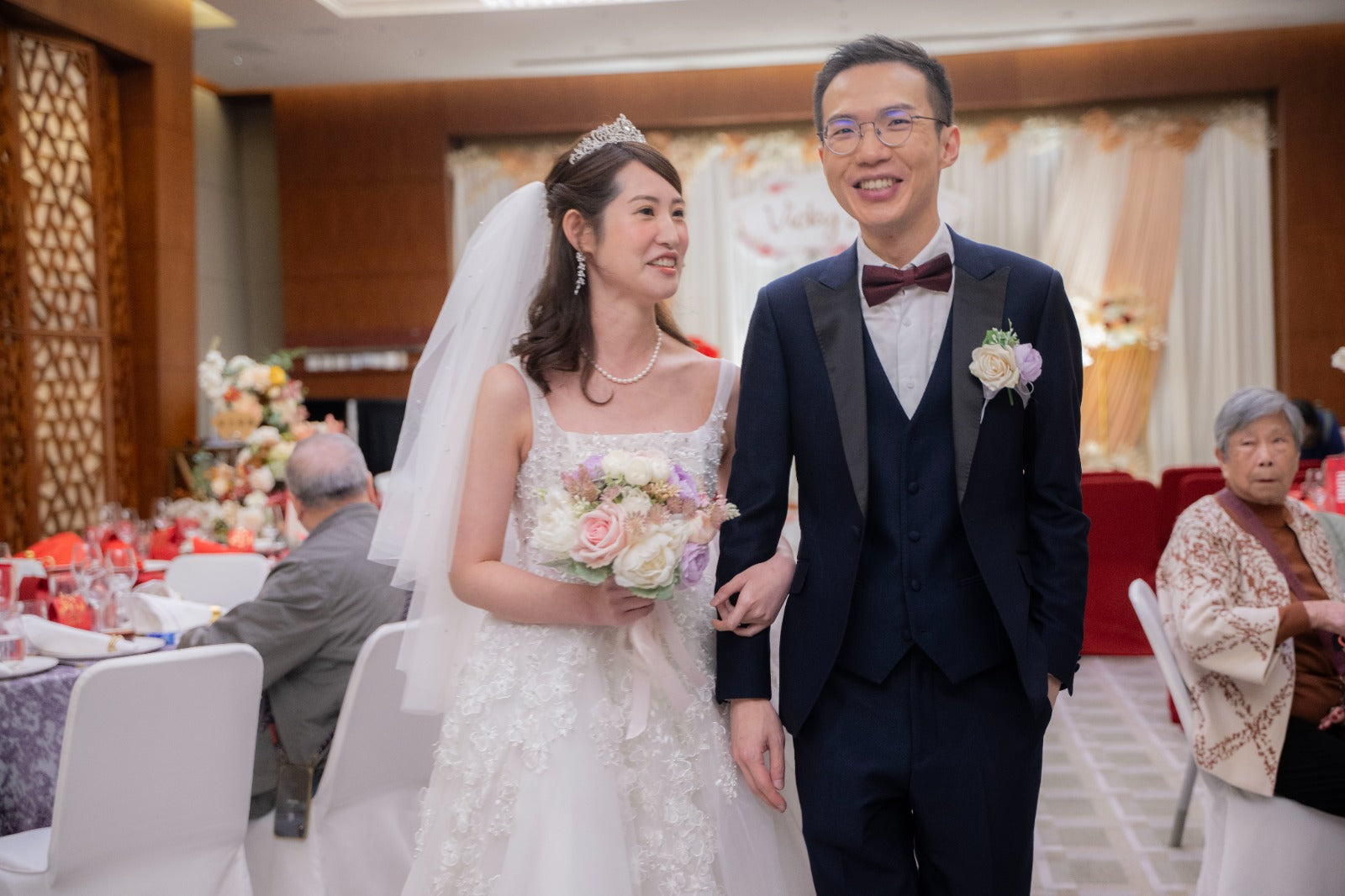 香港禮服，香港禮服店，香港禮服租借，香港西裝店，香港西裝男，香港西裝推薦，香港西裝外套，男西裝外套，男西裝全套，婚禮新郎西裝，新郎西裝推薦，新郎西裝租借，新郎西裝穿搭，新郎西裝穿搭，新郎西裝價格，新郎西裝幾套，結婚禮服男，男結婚禮服，結婚衣服，結婚衣著