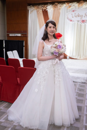 婚禮新娘婚紗，香港婚紗店，婚紗租借，香港婚紗租借，香港婚紗店推薦，新娘婚紗租借，新娘婚紗租借價錢，輕婚紗推薦，輕婚紗價錢，拖尾婚紗，魚尾婚紗，婚紗店推薦，觀塘婚紗店，婚紗禮服租借價錢，媽媽衫，奶奶衫，婚禮服裝，婚紗店推介，新娘晚裝價錢，A line晚裝，晚裝推薦，宴會晚裝推介，新娘婚紗，婚紗攝影，平腳婚紗，婚紗頭紗，婚紗店香港，婚紗租借推薦，婚紗租借推介，婚紗租借費用，婚紗租借推薦香港，組婚紗幾錢，組婚紗香港