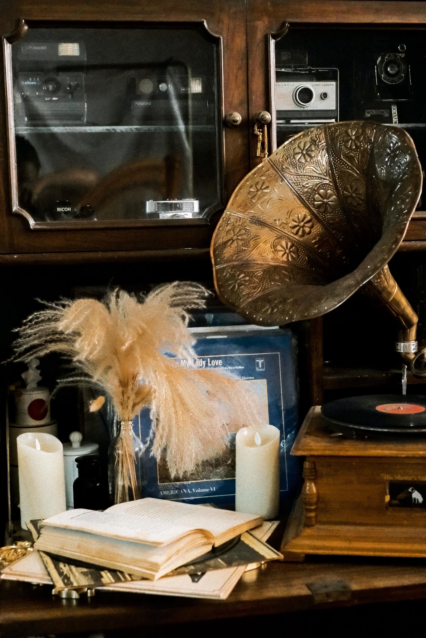 Hong Kong Retro Style Indoor Photo Studio Prewedding Package (Pet Friendly)