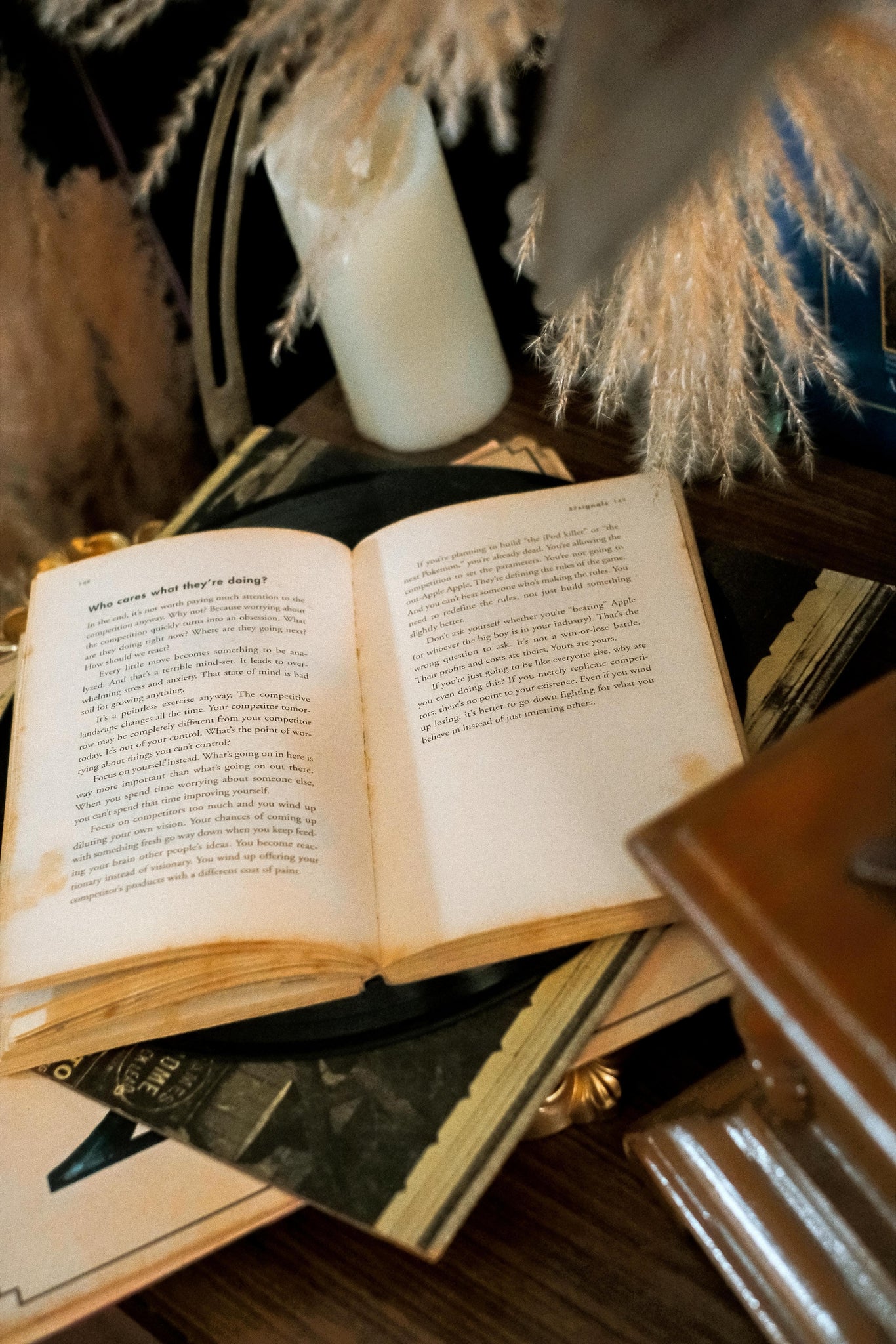 Hong Kong Retro Style Indoor Photo Studio Prewedding Package (Pet Friendly)