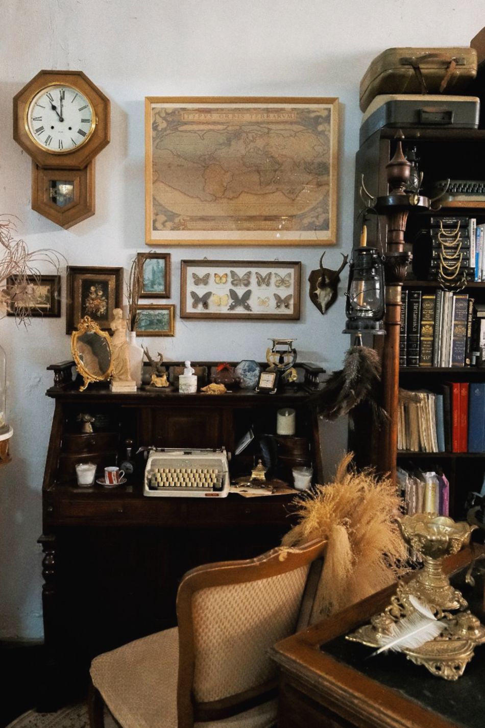 Hong Kong Retro Style Indoor Photo Studio Prewedding Package (Pet Friendly)