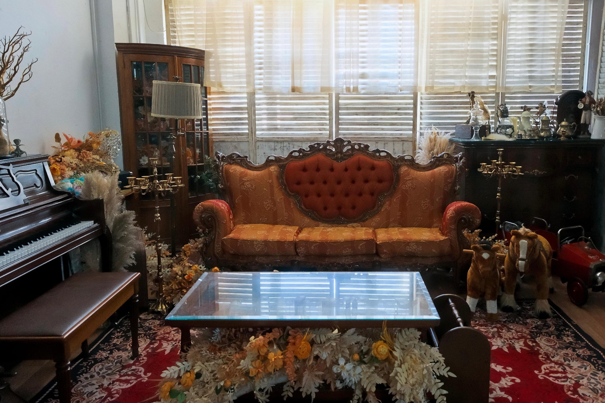 Hong Kong Retro Style Indoor Photo Studio Prewedding Package (Pet Friendly)