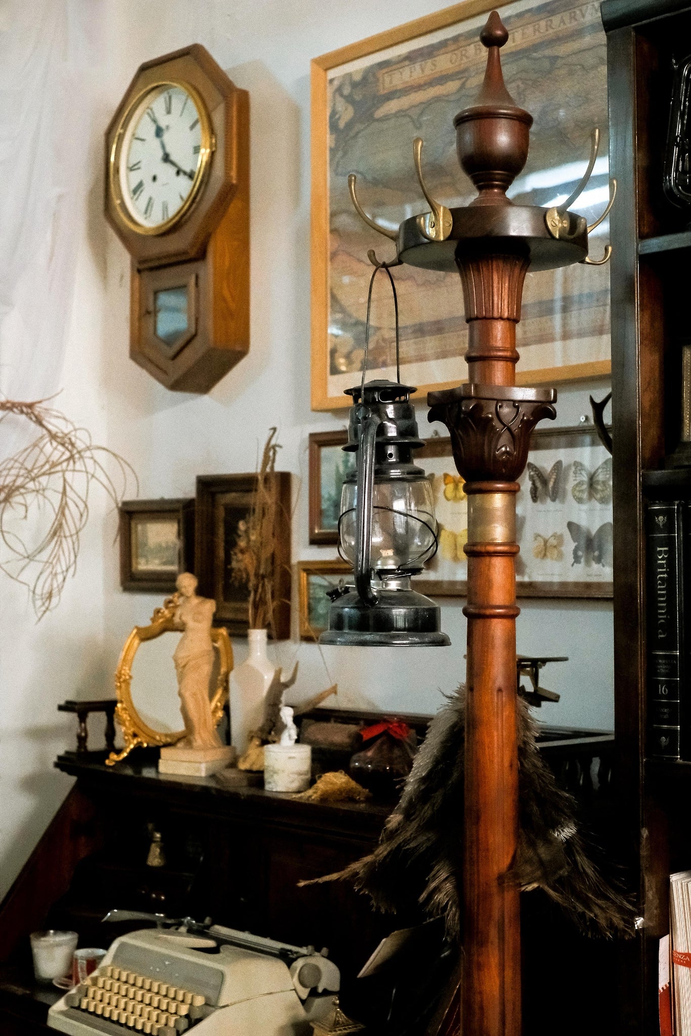 Hong Kong Retro Style Indoor Photo Studio Prewedding Package (Pet Friendly)