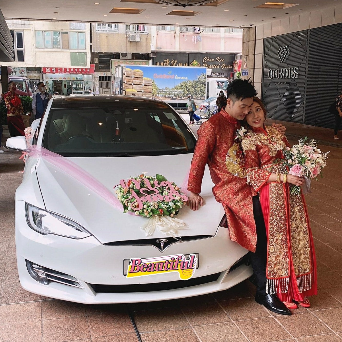 婚禮花車，結婚花車，婚紗展，出門花車，花車，租花車，花車推介，Tesla花車，結婚花車推介，婚禮花車推介，出門花車推介，28座花車，65座花車，新娘化妝，註冊花車